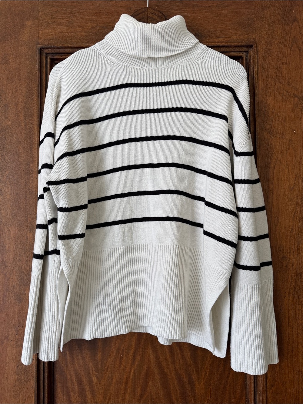 LAKE Striped Turtleneck Sweater - White & Black